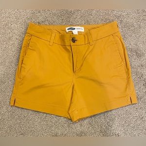 OLD NAVY Everday Short in Almond Yellow/Gold Size 2